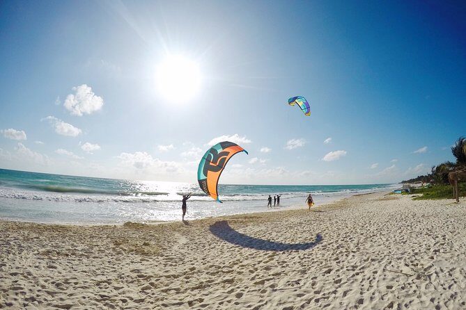Group Kiteboarding Lesson in Tulum