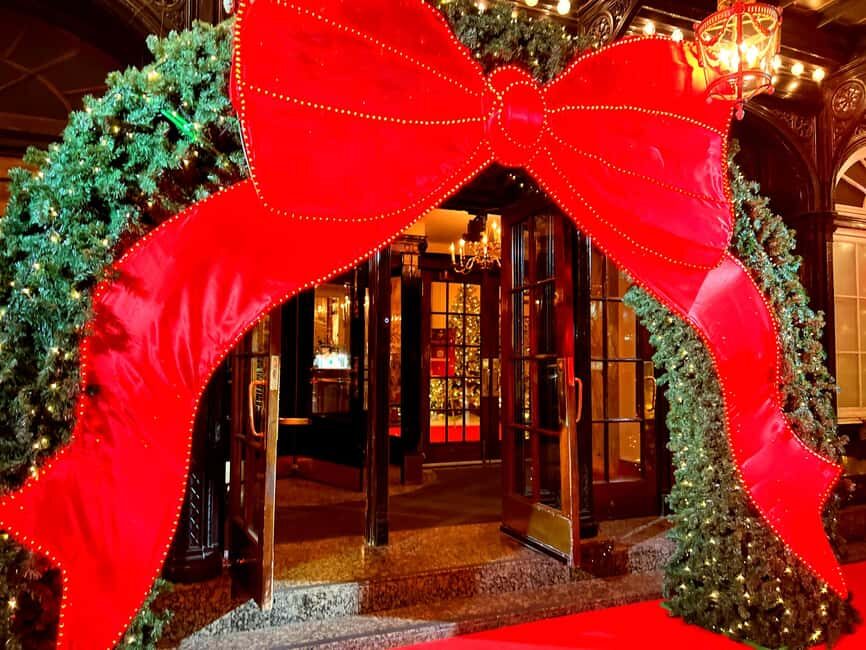 Montreal: Christmas Lights Private Walking Tour - The Itinerary: A Walk Through Montreal’s Historic and Festive Heart